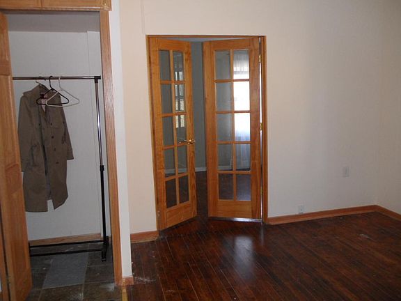 4th image of 1812 Munster Ave