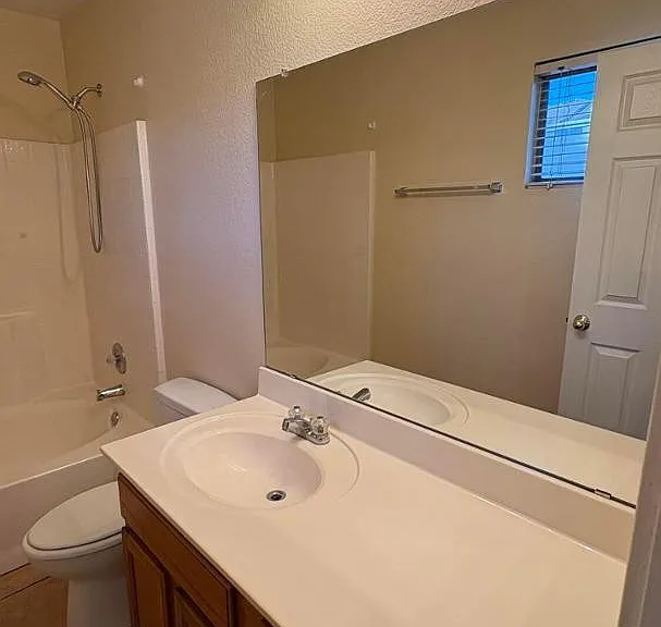 13002 W Hearn Rd — Photo 24