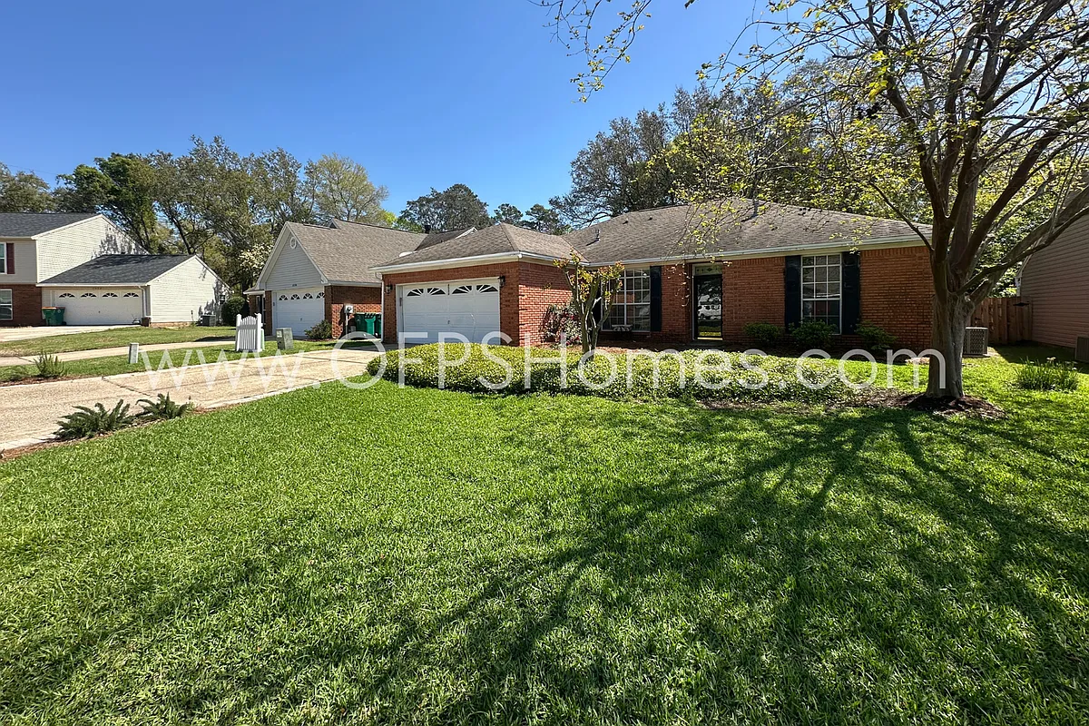 Building Photo - 4534 Parkwood Ln E