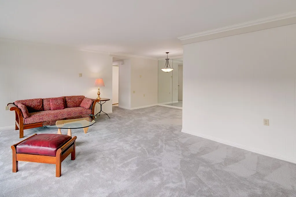 2 bed, 1056 sqft, $2,750 — Photo 4