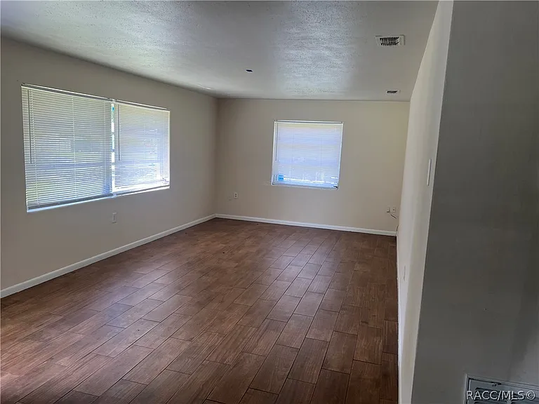 10 N Adams St — Photo 12