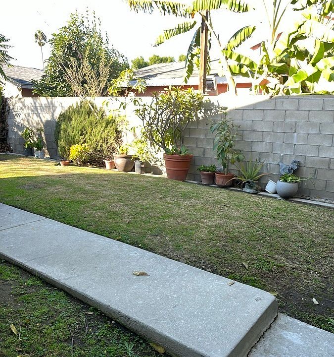 2nd image of 245 E 102nd St