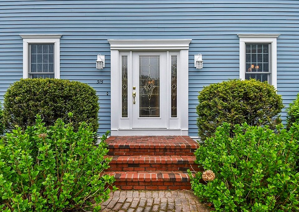 315 Harvest Ln, Bridgewater, MA 02324 Zillow