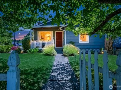 8526 17th Avenue NE, Seattle, WA, 98115