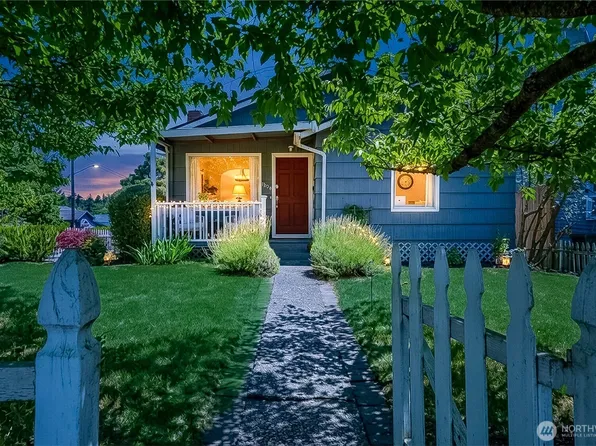 8526 17th Avenue NE, Seattle, WA 98115