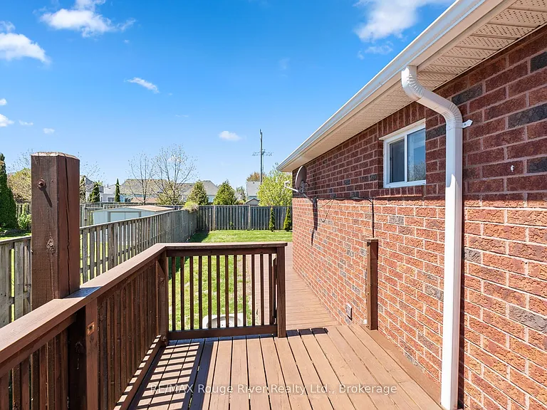 795 Munson Cres — Photo 31