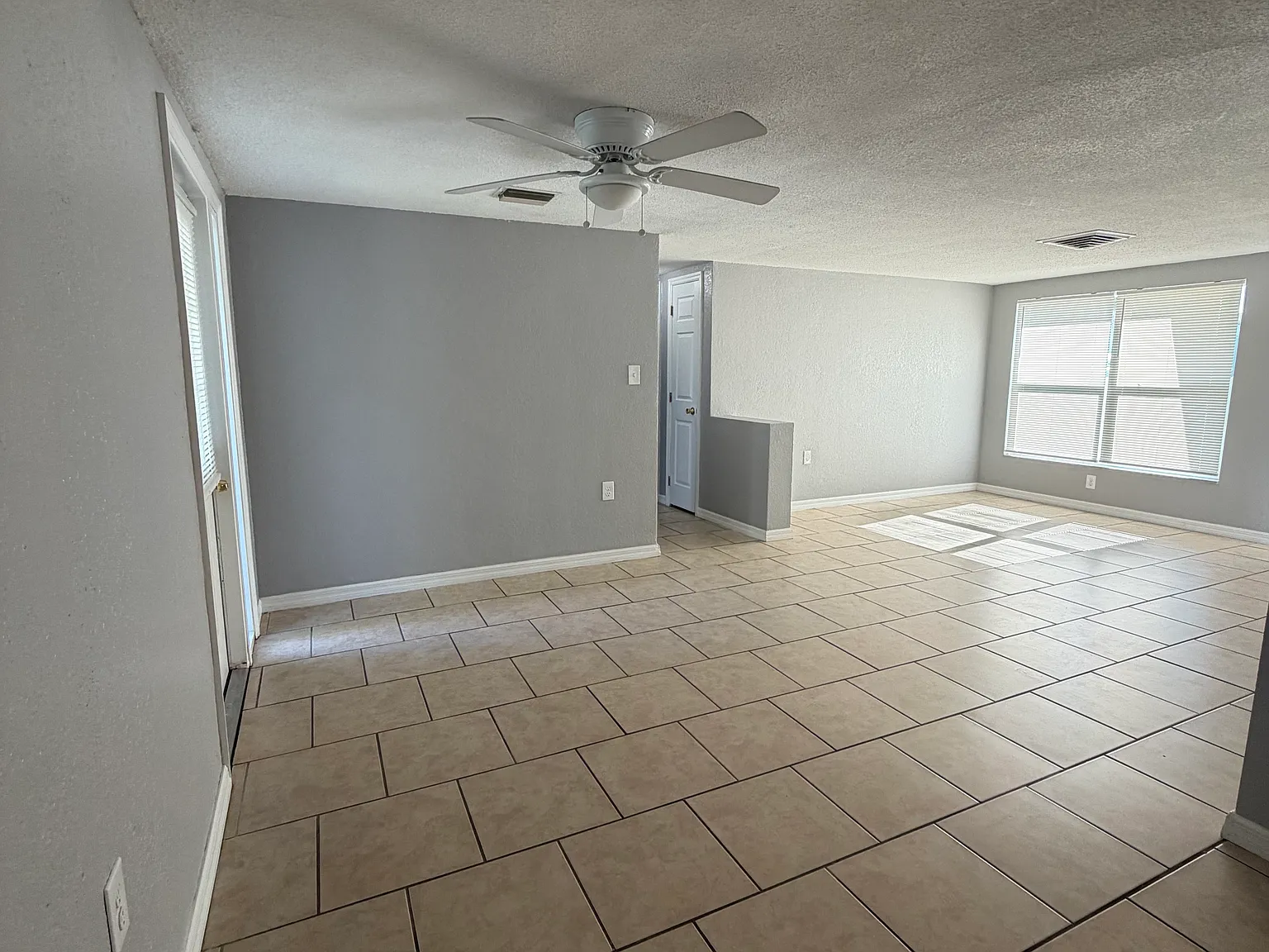 3 bed, 1066 sqft, $1,550 — Photo 3