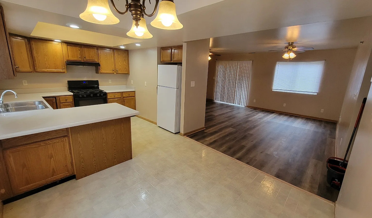 3 bed, 1300 sqft, $1,700 — Photo 1