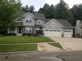 147 Bradman Dr, Rockford, MI