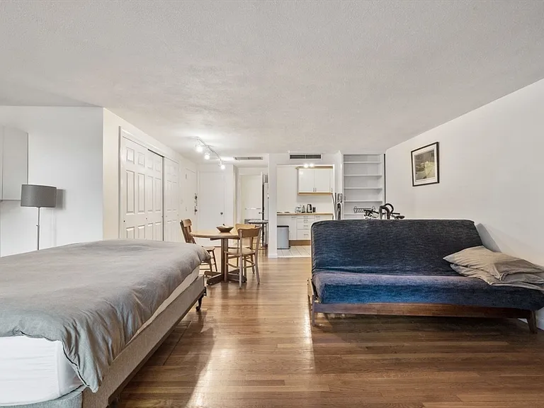 260 Beacon St #3 — Photo 2