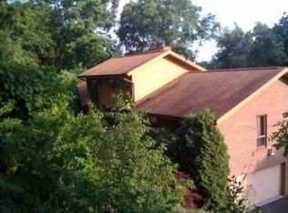 429 Woodland Hills Dr, Pittsburgh, PA 15235