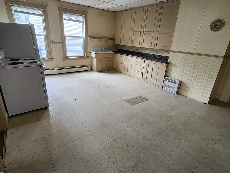 62 Howard St #1 — Photo 1