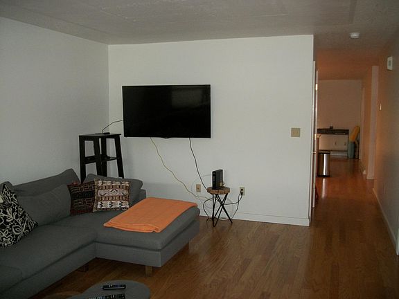 3rd image of 341 E Hospital Ave