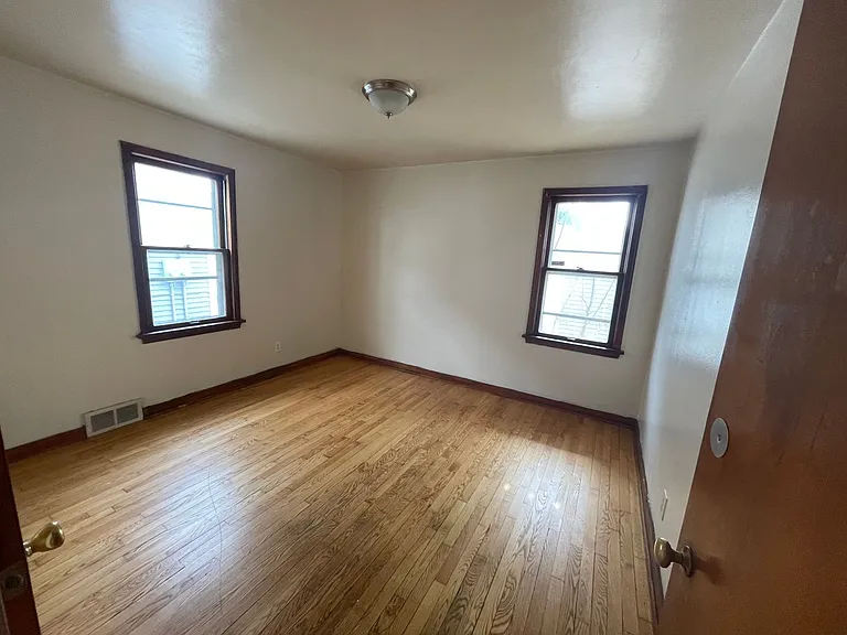 2827 W Bobolink Ave — Photo 6