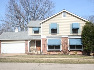 5752 White Pine Dr, Saint Louis, MO
