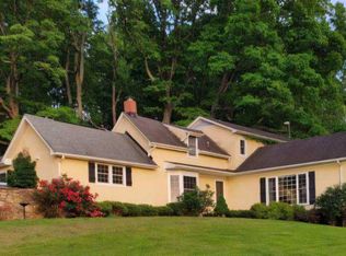 9351 Crest Hill Rd, Marshall, VA 20115