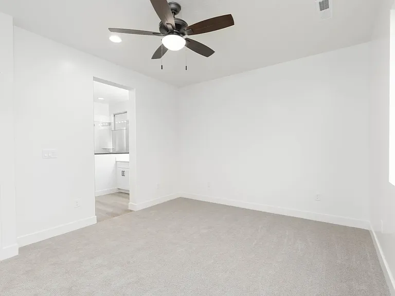 2862 W 500 N — Photo 18