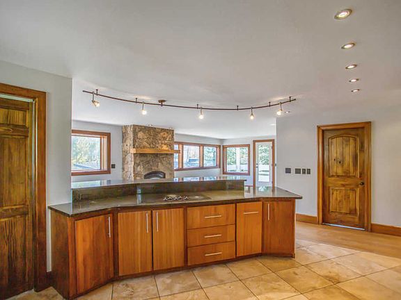 2nd image of 55 Eagle Dr #4