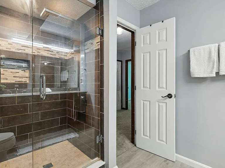 370 Bellpointe Cmns — Photo 12