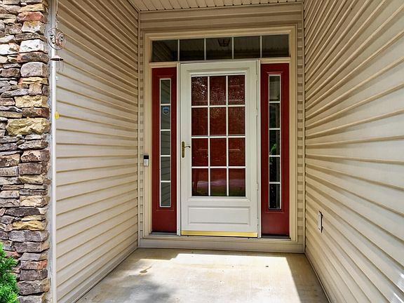 5th image of 154 Glenwood Dr