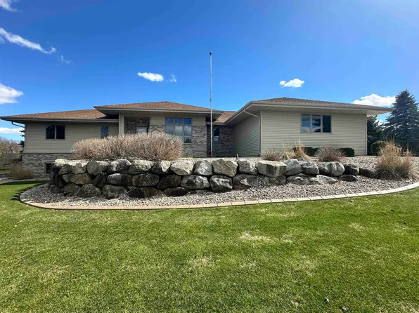7369 Springhelt Dr, Dane, WI 53529