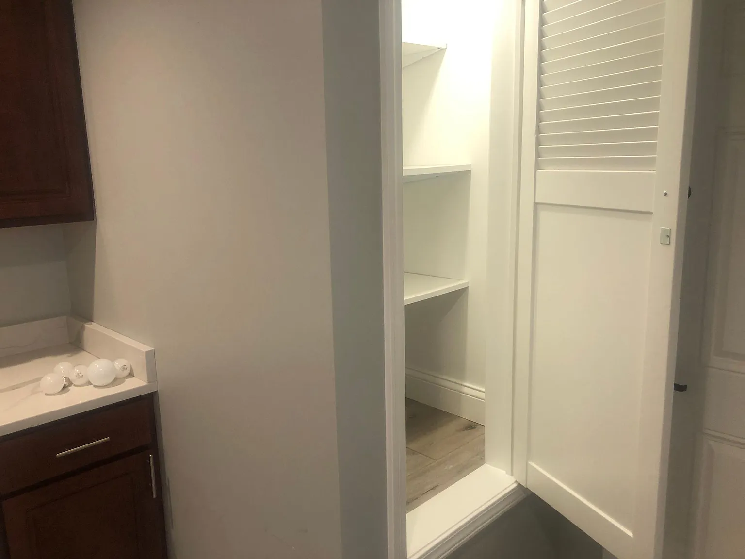 2324 W Shakespeare Ave — Photo 3