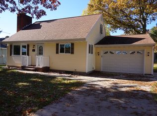 569 Bear Lake Rd, Muskegon, MI 49445