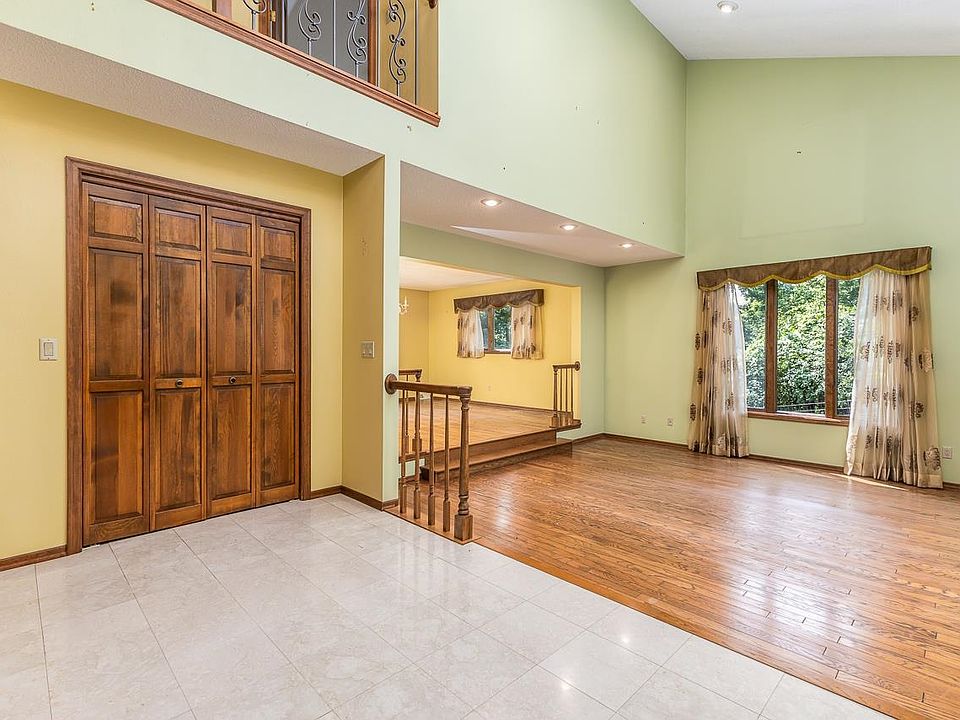 2540 Clarke Crest Dr, Dubuque, IA 52001 Zillow