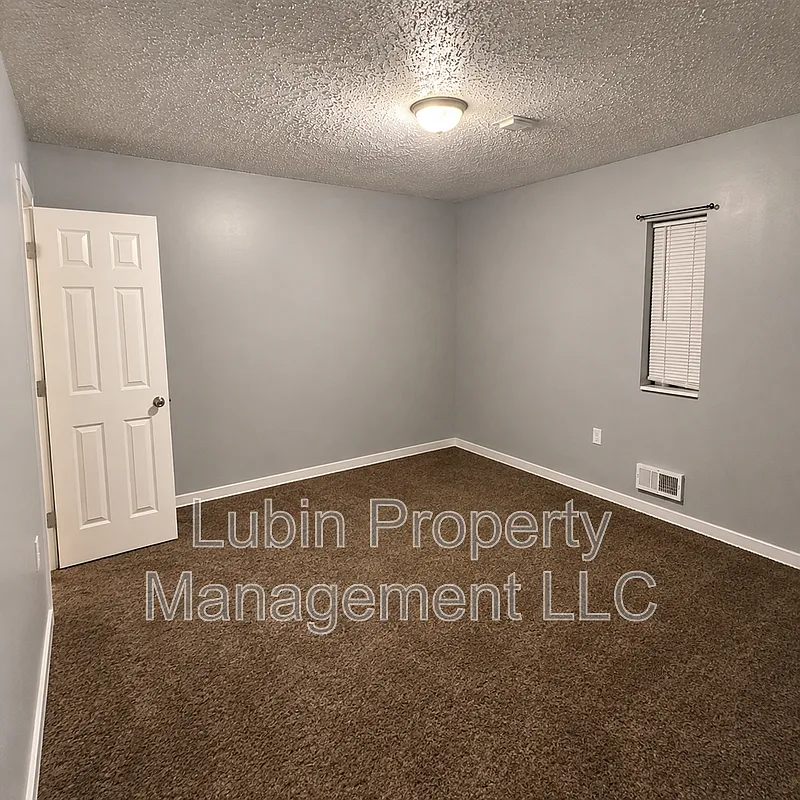 2 bed, 1.0 bath, 745 sqft, $799 — Photo 3