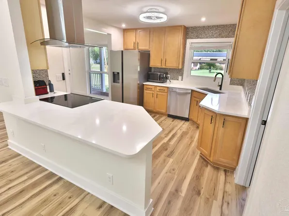 3795 Summer Dr, Pensacola, FL 32504