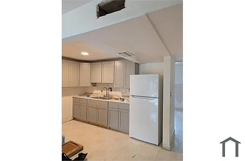 2758 NW 197th Ter Photo 1