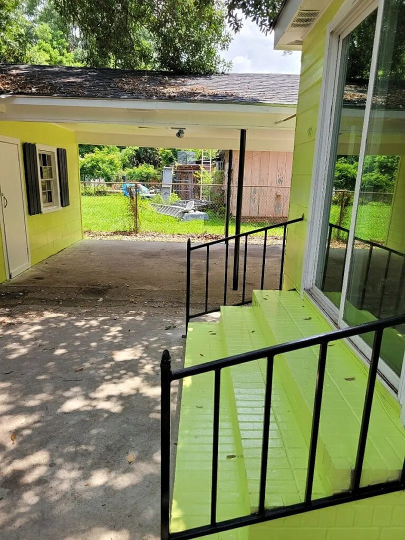 3567 Charles Street - 3 bedrooms 1 bath — Photo 2