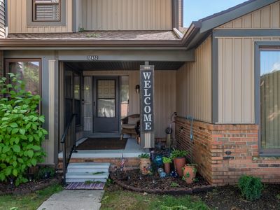 12452 Woodgate Dr, Plymouth, MI, 48170