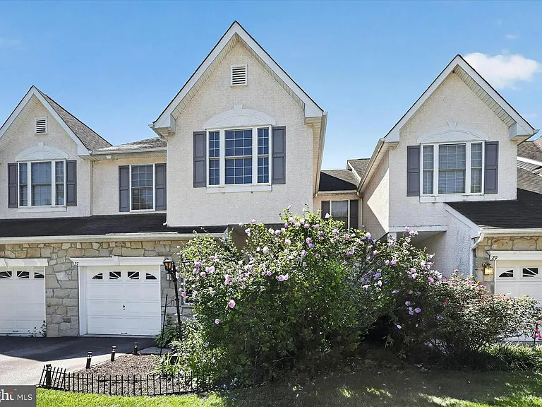 27 Lincoln Dr — Photo 2