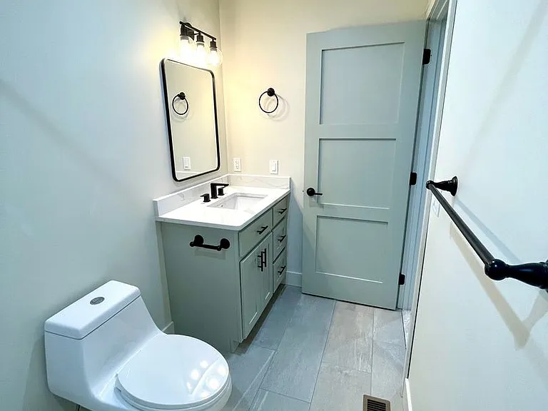 6711-6715 New Town Ave — Photo 40
