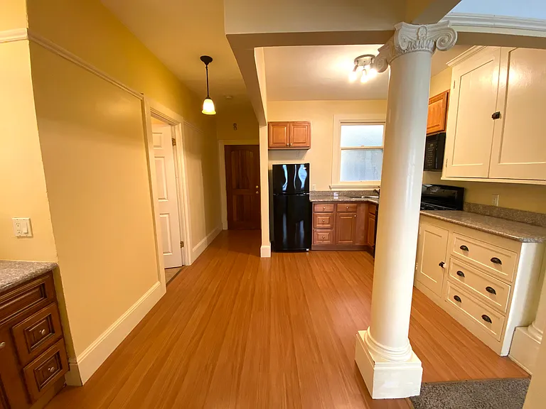 524 Georgia St #204 — Photo 13