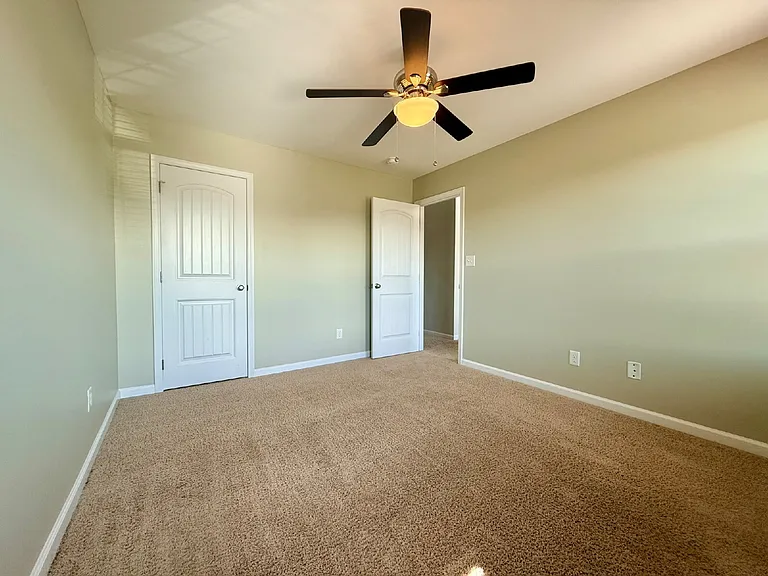 138 Ladden Ln — Photo 14