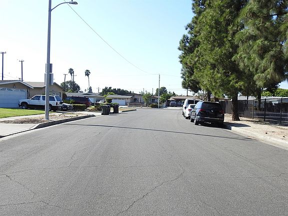 4th image of 13302 Dawn Ave