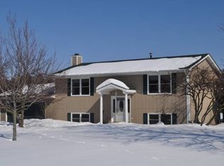 5N655 Cochise Dr, Maple Park, IL 60151