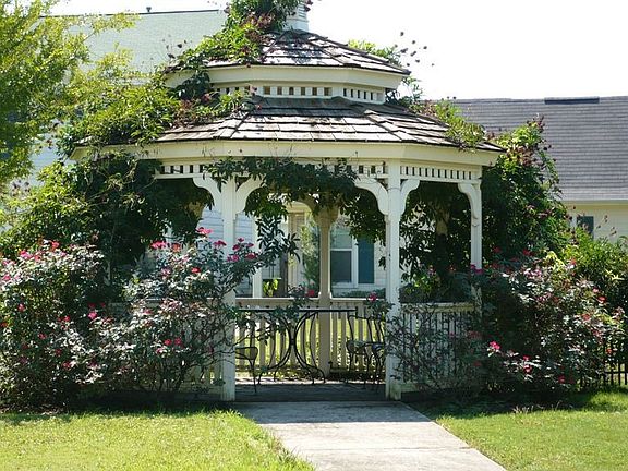 Beautiful gazebo in the safe area.