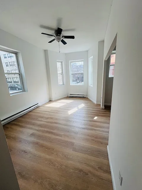 Studio, 550 sqft, $2,400 — Photo 2