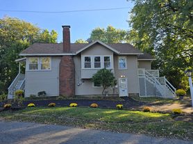 32 Patten St
