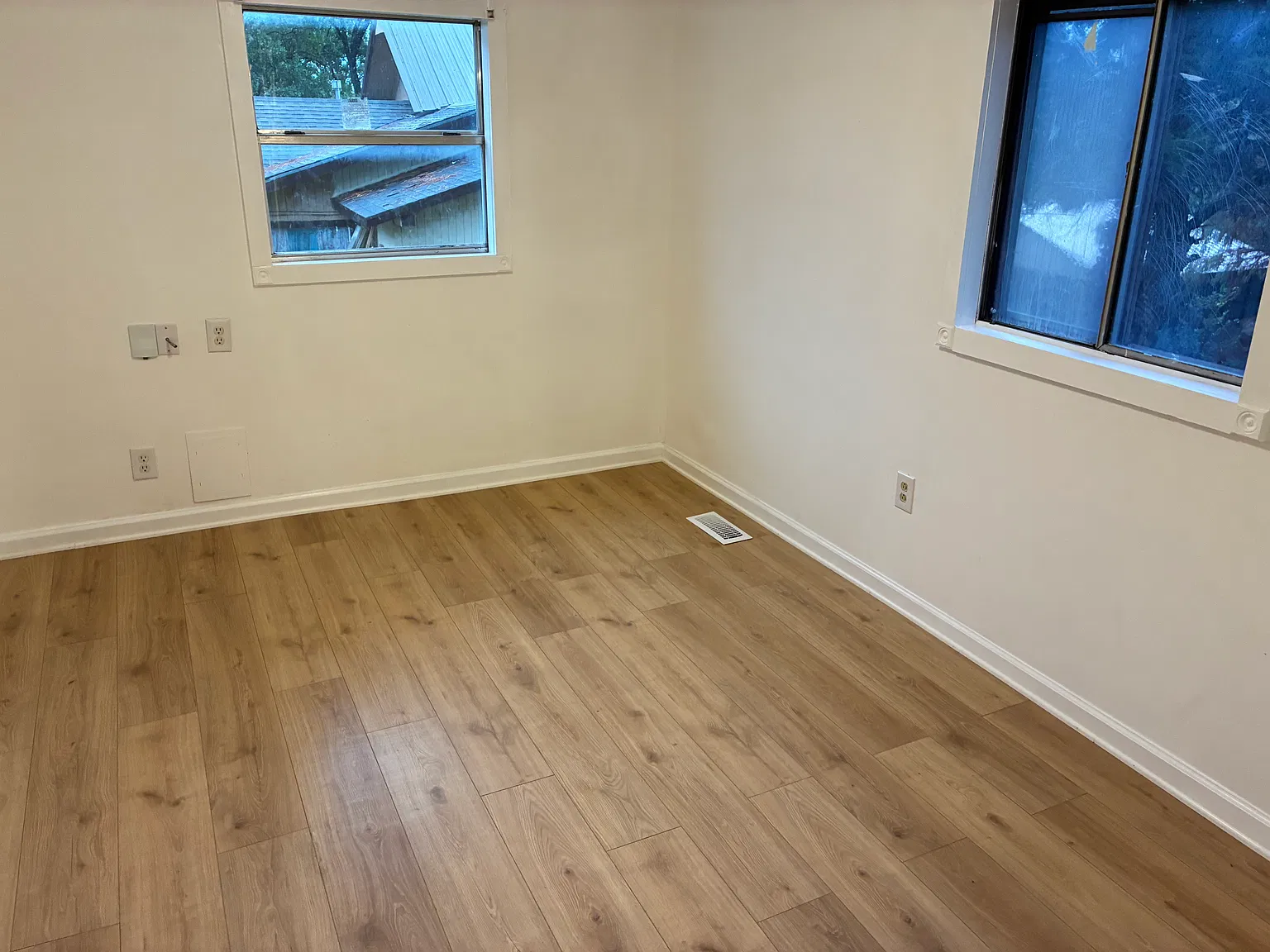 3 bed, 848 sqft, $1,250 — Photo 2