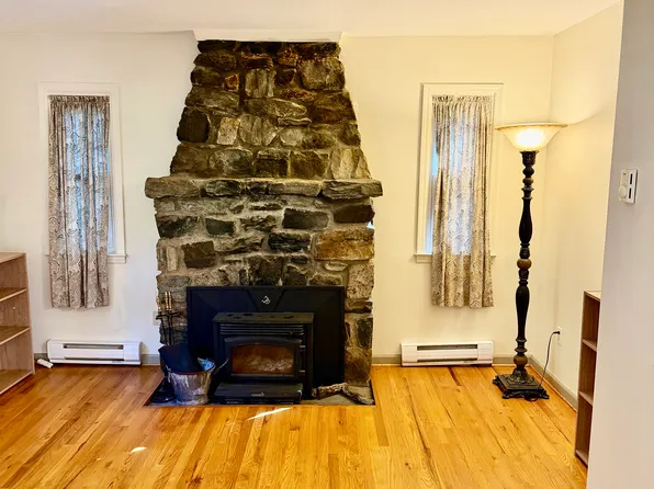 25 Cypress Ln, Yorktown Heights, NY 10598