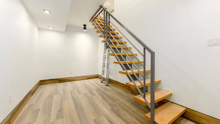 Rented by Nooklyn NYC LLC | media 19