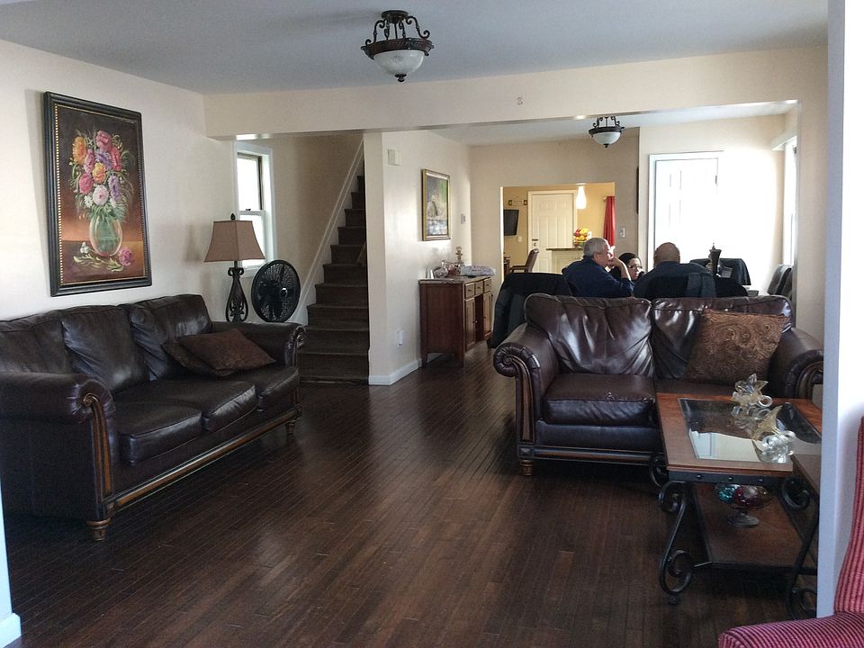 1st image of 827 Hollywood Ave