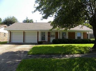 2219 Raspberry Ln, Pasadena, TX 77502