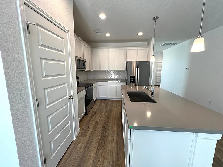 302 Elm Branch Trl — Photo 10