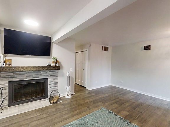 5th image of 2134 Harbortown Cir #2134
