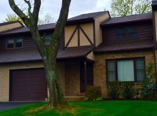 50 Teaberry Dr, Edison, NJ 08820